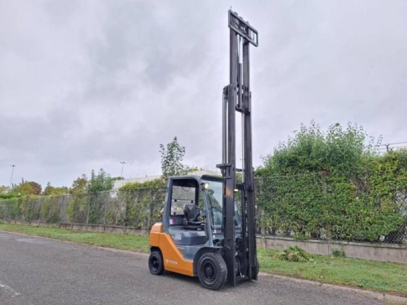 Teleskoplader van het type Toyota 028FGF25, Gebrauchtmaschine in senlis (Foto 9)