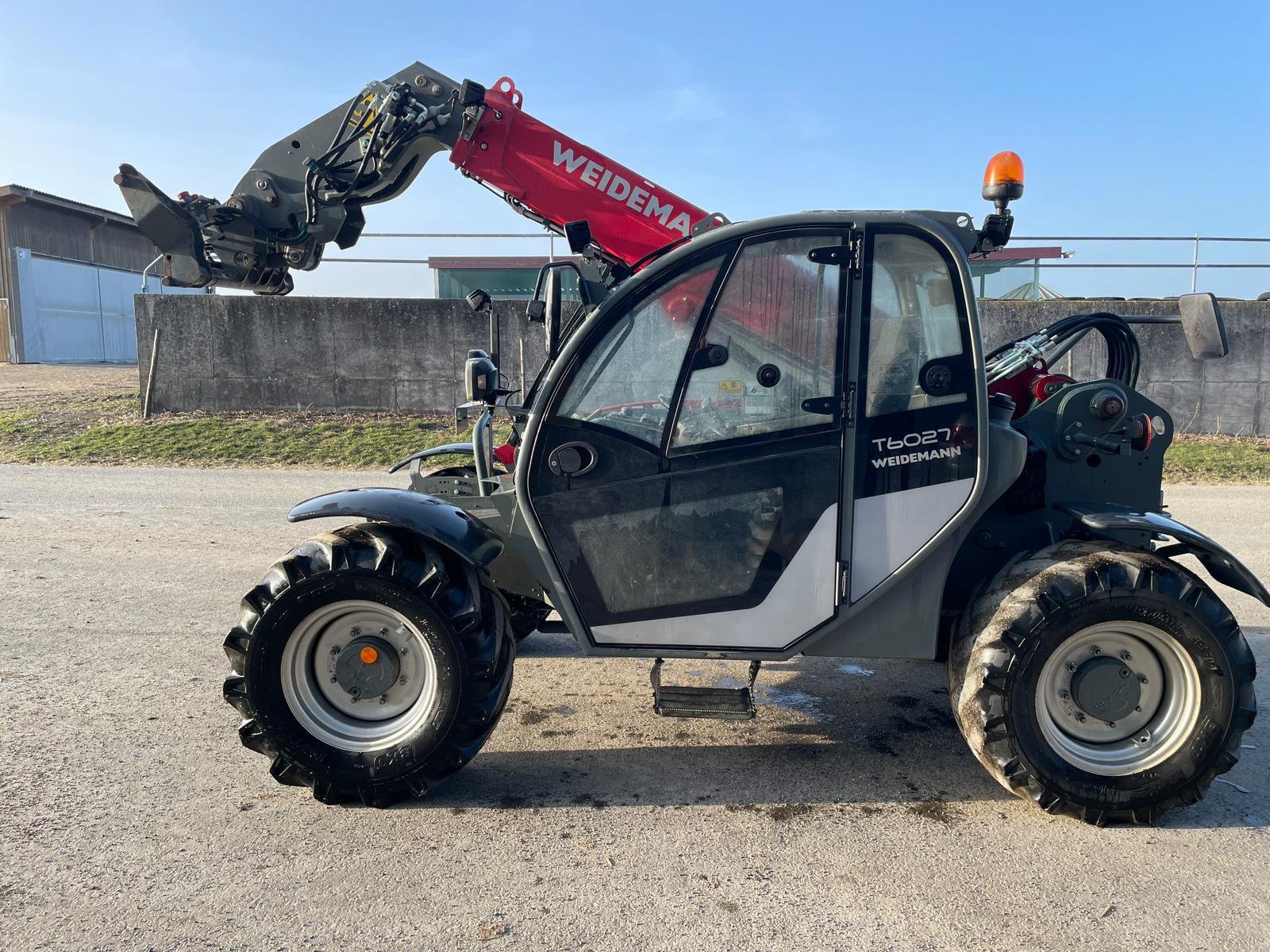 Teleskoplader van het type Weidemann  T 6027, Gebrauchtmaschine in Hüfingen - Behla (Foto 2)