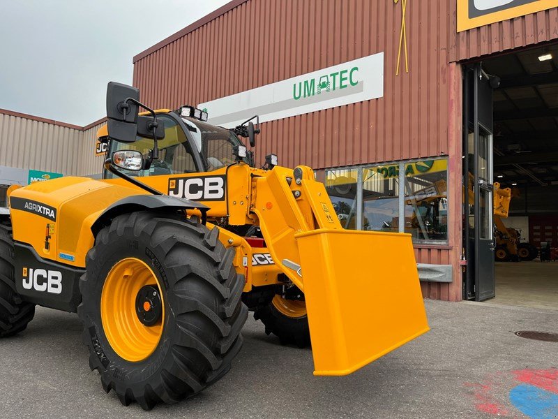 Teleskopstapler of the type JCB 538-70 AgriXtra, Neumaschine in Domdidier (Picture 3)