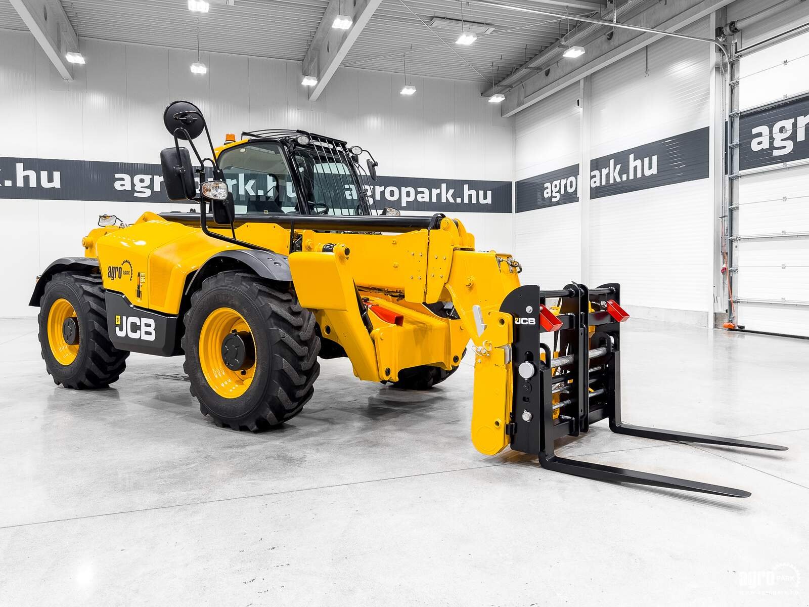 Teleskopstapler typu JCB 540-140 Sway, Gebrauchtmaschine v Csengele (Obrázek 2)