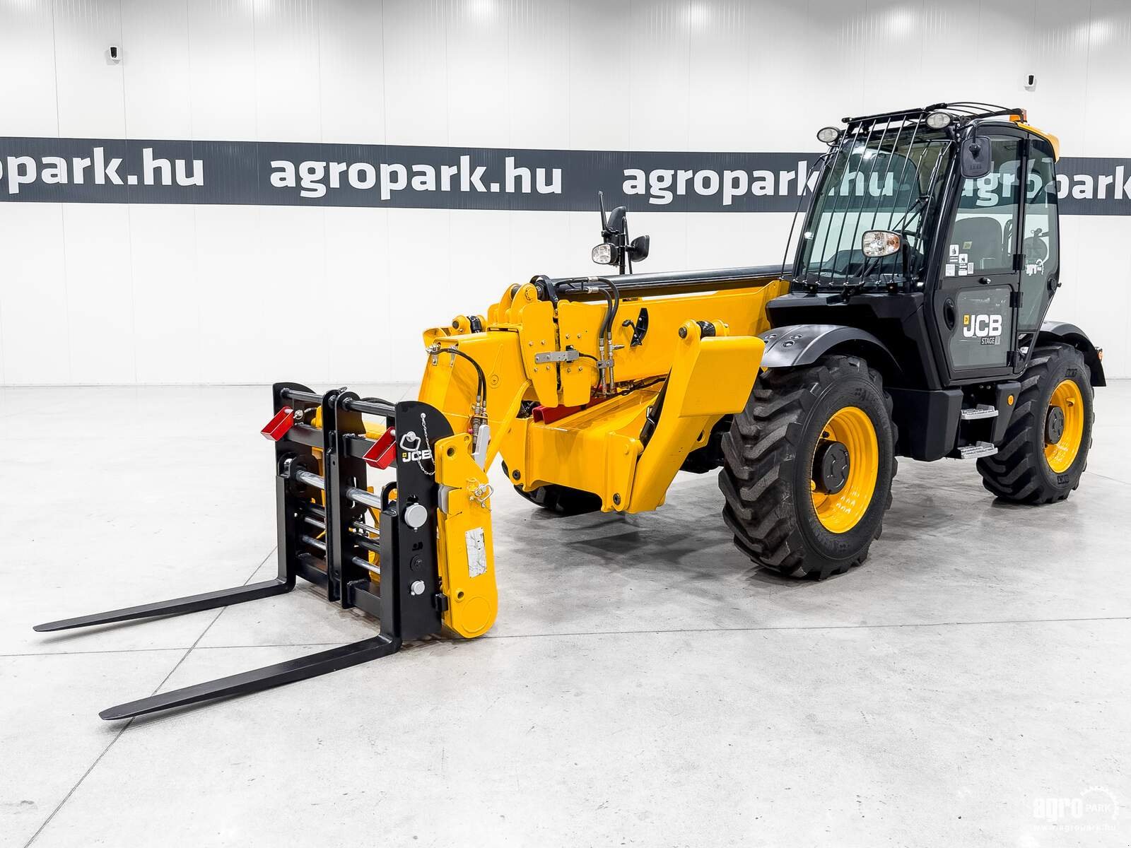 Teleskopstapler van het type JCB 540-140 Sway, Gebrauchtmaschine in Csengele (Foto 1)