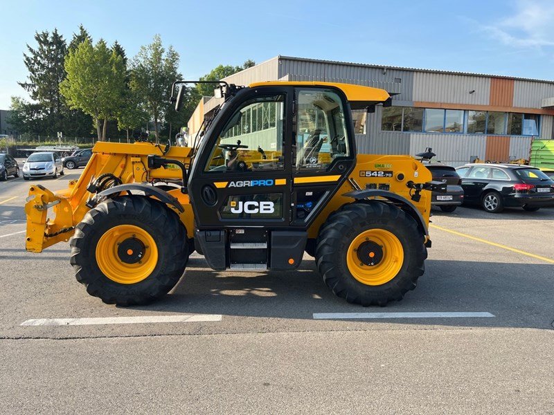 Teleskopstapler van het type JCB 542-70, Gebrauchtmaschine in Domdidier (Foto 2)