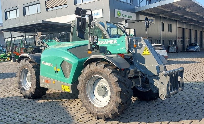 Teleskopstapler van het type Kramer KT 357, Ausstellungsmaschine in Ersingen (Foto 1)