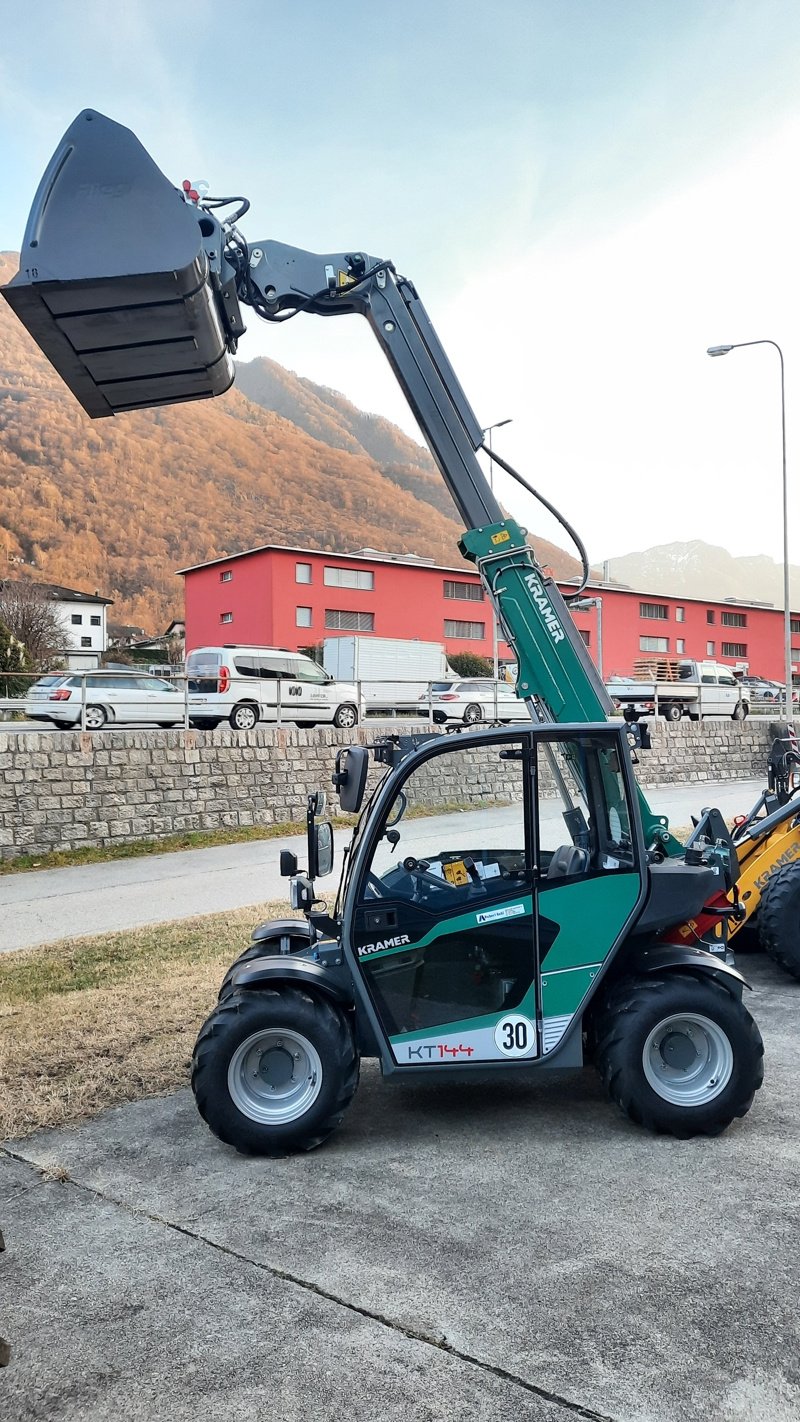 Teleskopstapler van het type Kramer KT144, Neumaschine in Arbedo (Foto 1)