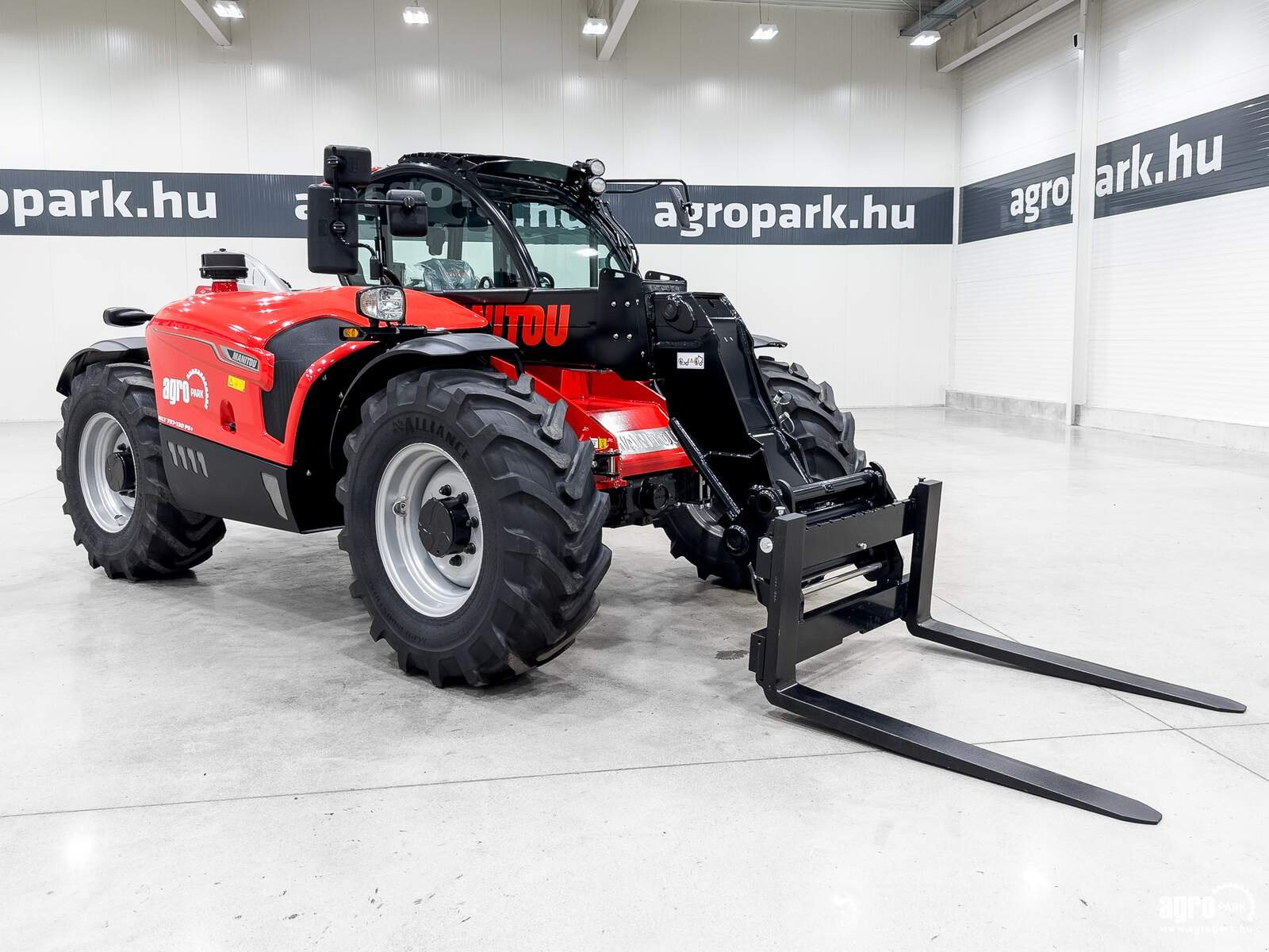 Teleskopstapler van het type Manitou MLT 737-130 PS+ Premium, Gebrauchtmaschine in Csengele (Foto 2)