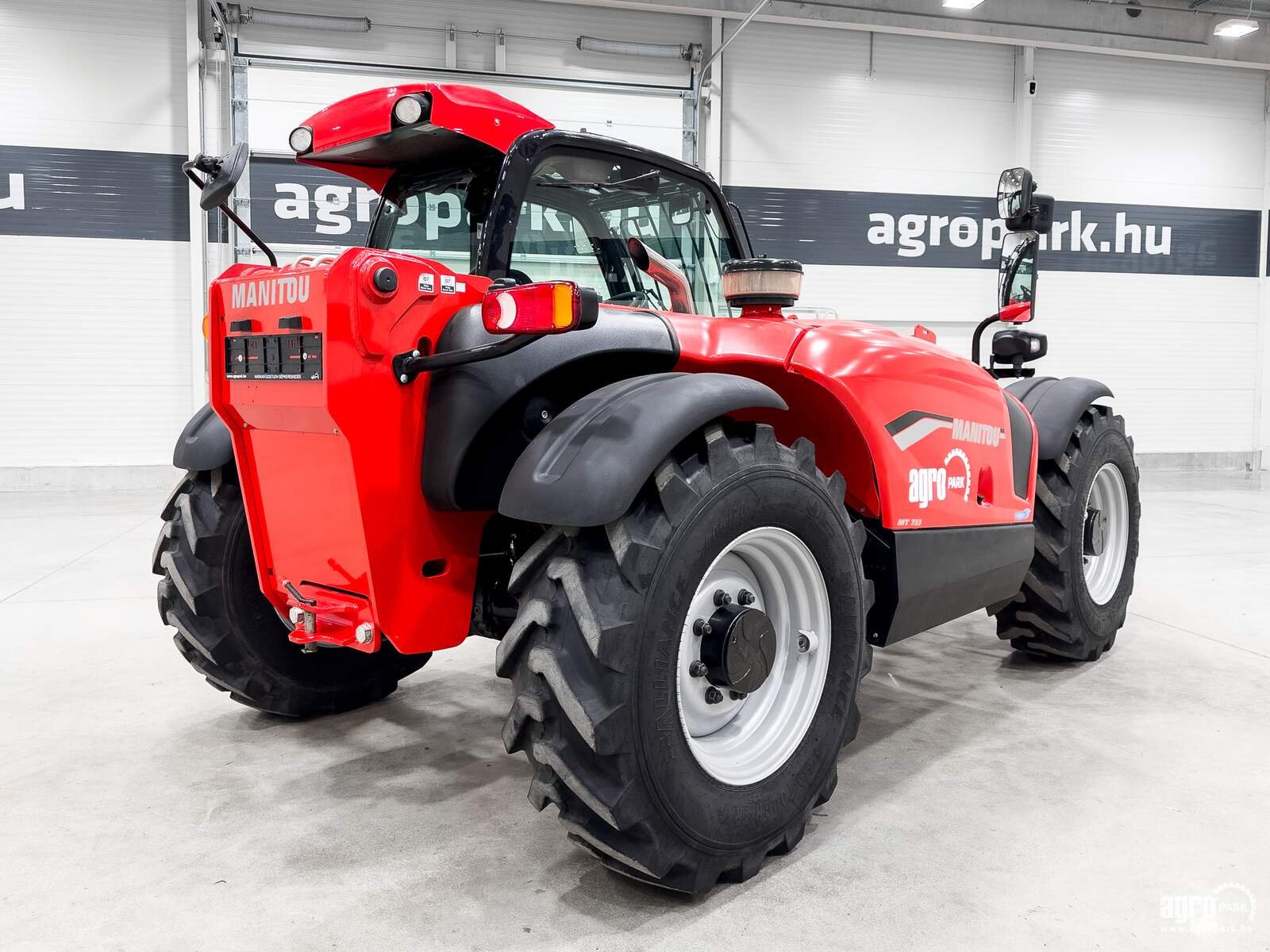 Teleskopstapler van het type Manitou MT733, Gebrauchtmaschine in Csengele (Foto 3)