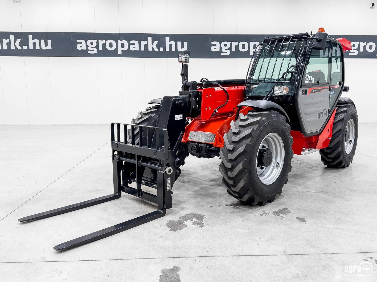 Teleskopstapler van het type Manitou MT933, Gebrauchtmaschine in Csengele (Foto 1)