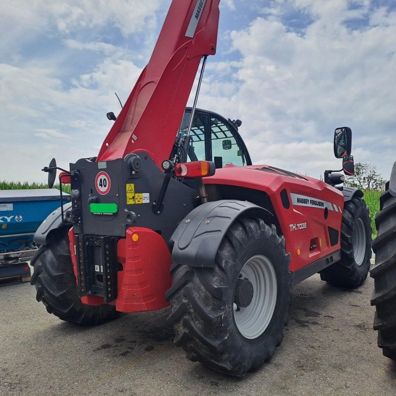 Teleskopstapler tip Massey Ferguson MF TH.7038, Gebrauchtmaschine in Schaffhausen (Poză 2)