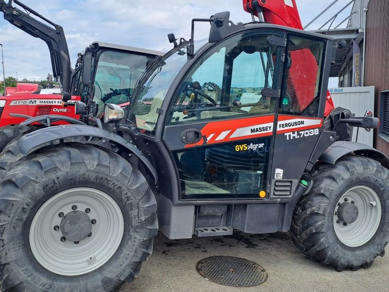 Teleskopstapler typu Massey Ferguson MF TH.7038, Gebrauchtmaschine v Schaffhausen