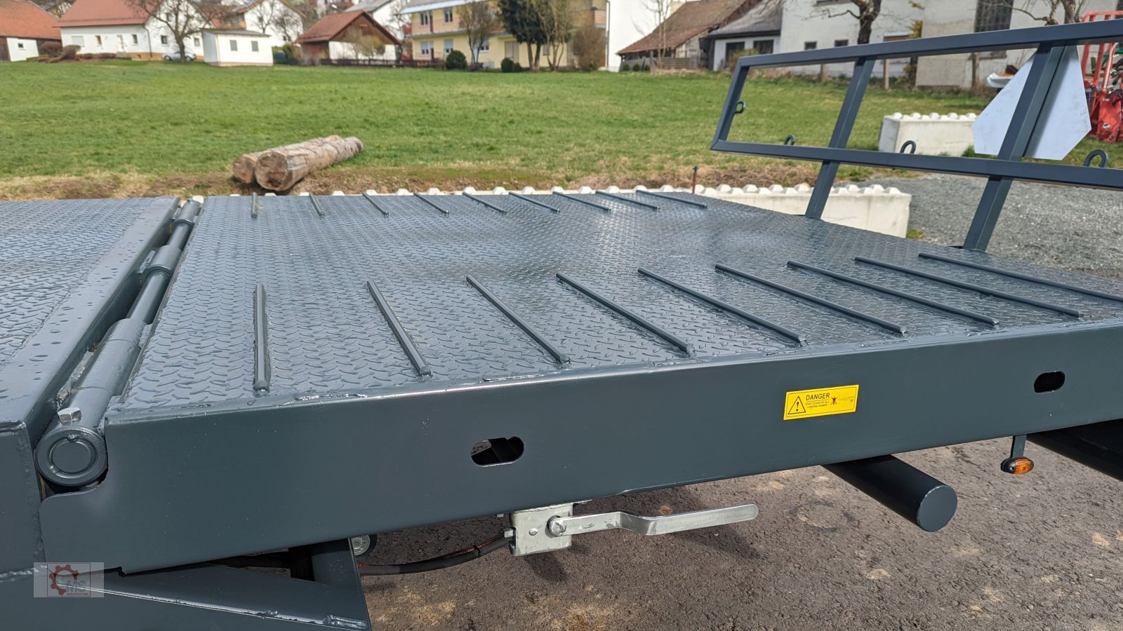 Tieflader typu Dinapolis 7,5m Ballenwagen Hydraulisch absenkbare Rampe Druckluft LED, Neumaschine v Tiefenbach (Obrázok 5)