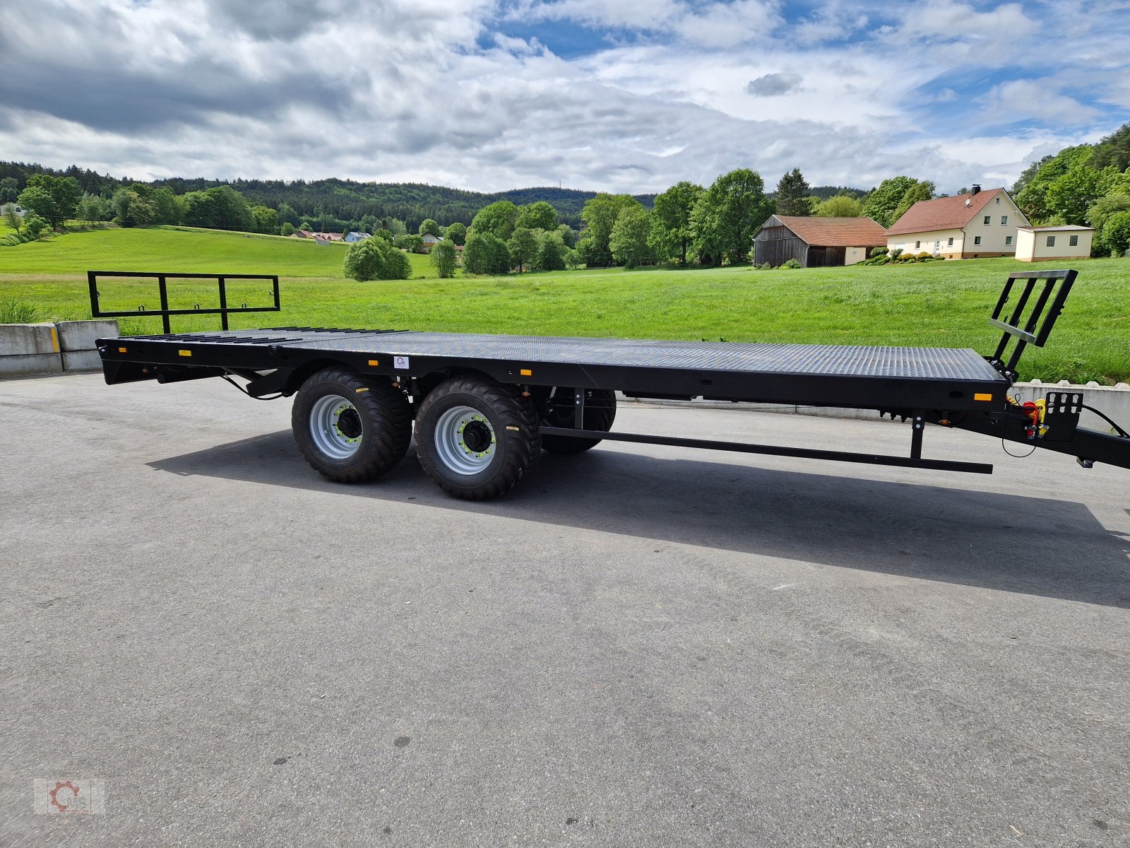 Tieflader van het type Dinapolis 8,0m Ballenwagen Hydraulisch absenkbare Rampen Druckluft LED, Neumaschine in Tiefenbach (Foto 12)