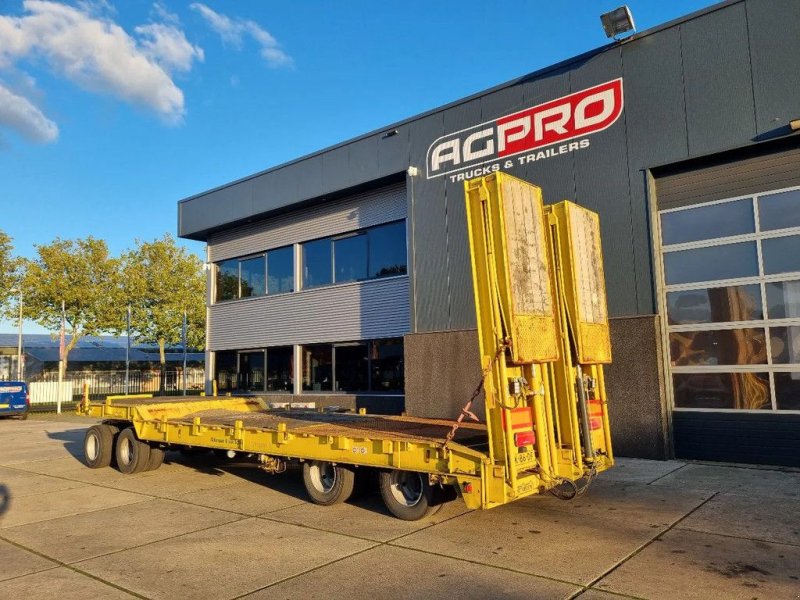 Tieflader del tipo Nooteboom 4as bladgeveerd hydr rampen, Gebrauchtmaschine In Emmeloord