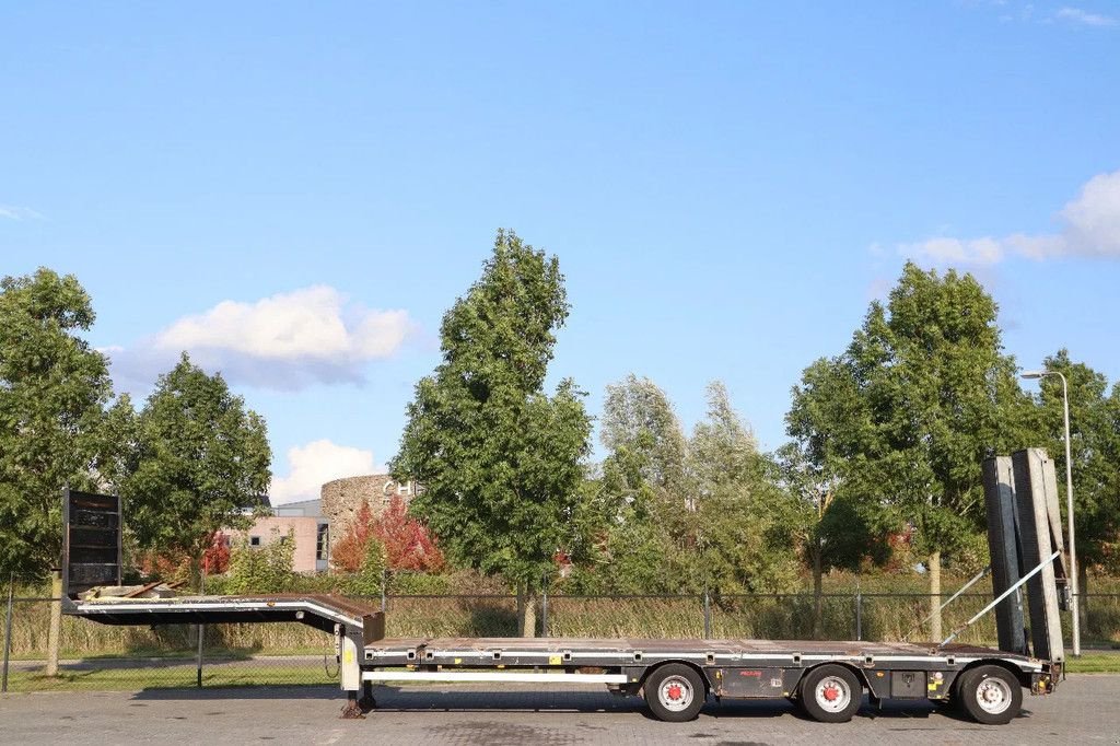 Tieflader du type Sonstige ROJO TRAILER GPE 3 3 AXLE HYDR RAMPS 5 M EXTENDABLE LIFT, Gebrauchtmaschine en Marknesse (Photo 1)