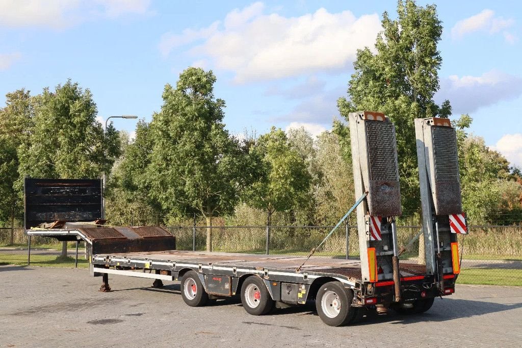 Tieflader du type Sonstige ROJO TRAILER GPE 3 3 AXLE HYDR RAMPS 5 M EXTENDABLE LIFT, Gebrauchtmaschine en Marknesse (Photo 3)