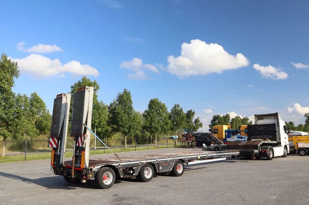 Tieflader van het type Sonstige ROJO TRAILER GPE 3 3 AXLE HYDR RAMPS 5 M EXTENDABLE LIFT, Gebrauchtmaschine in Marknesse (Foto 4)