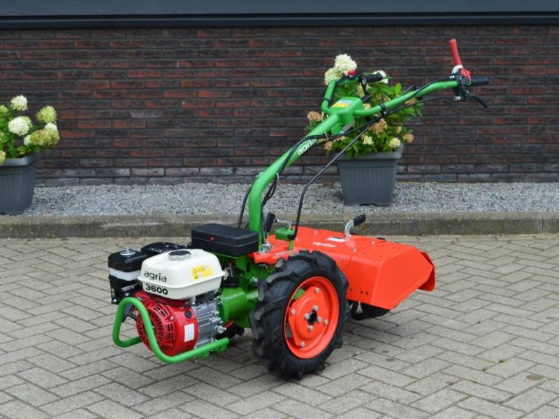 Traktor typu Agria 3600 met Freesbak, Gebrauchtmaschine v Erichem