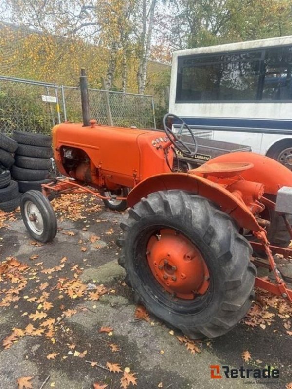 Traktor типа Allis-Chalmers D272, Gebrauchtmaschine в Rødovre (Фотография 4)