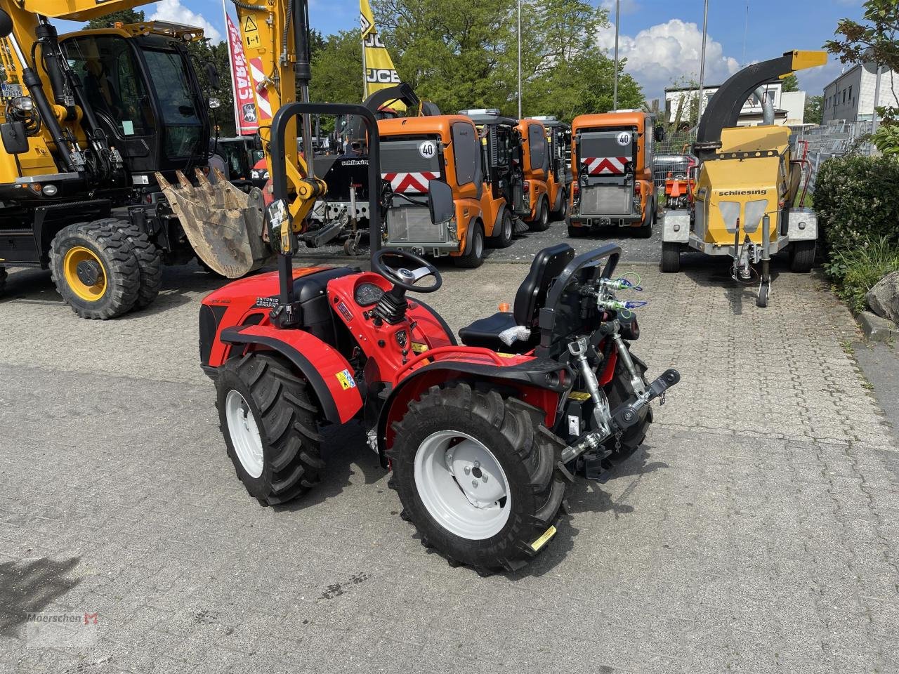 Traktor of the type Antonio Carraro Tigre 3800, Neumaschine in Tönisvorst (Picture 2)