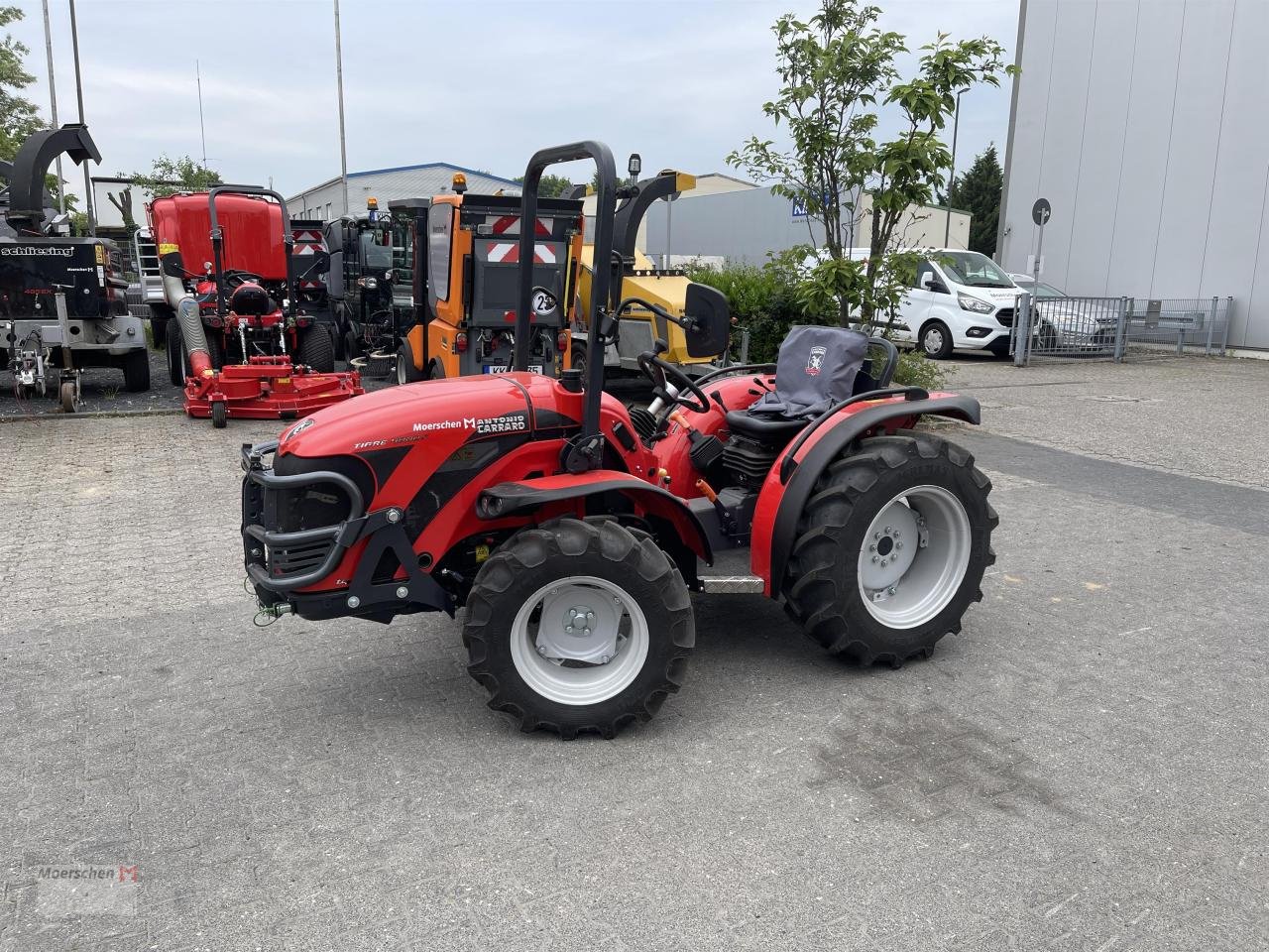 Traktor of the type Antonio Carraro Tigre 4800F, Neumaschine in Tönisvorst (Picture 2)