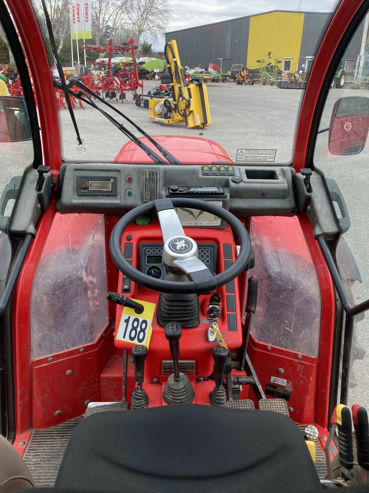 Traktor del tipo Antonio Carraro TRACTEUR VIGNERON TGF 7800 S, Gebrauchtmaschine en SAINT ANDIOL (Imagen 4)