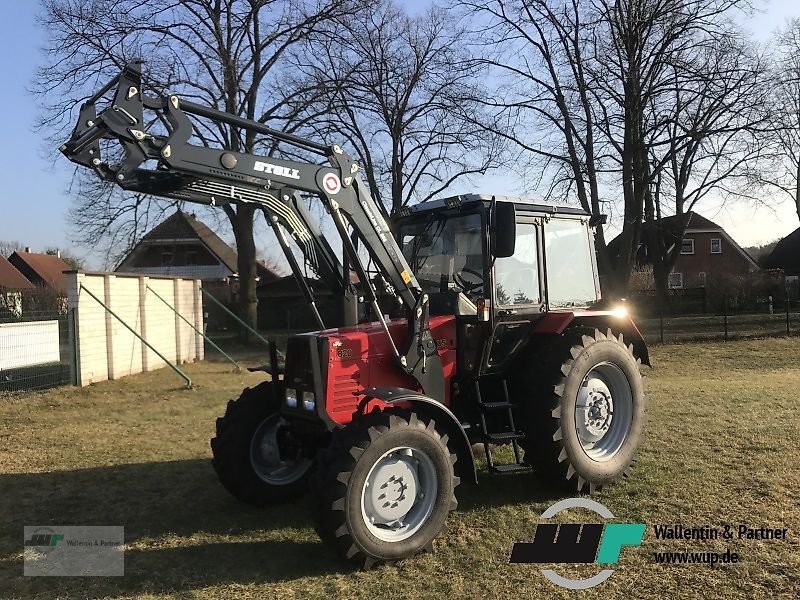 Traktor Türe ait Belarus MTS 820 FA, Neumaschine içinde Wesenberg (resim 1)