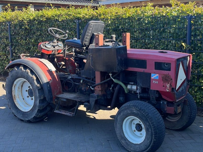 Traktor типа Bergmeister 754, Gebrauchtmaschine в Wadenoijen