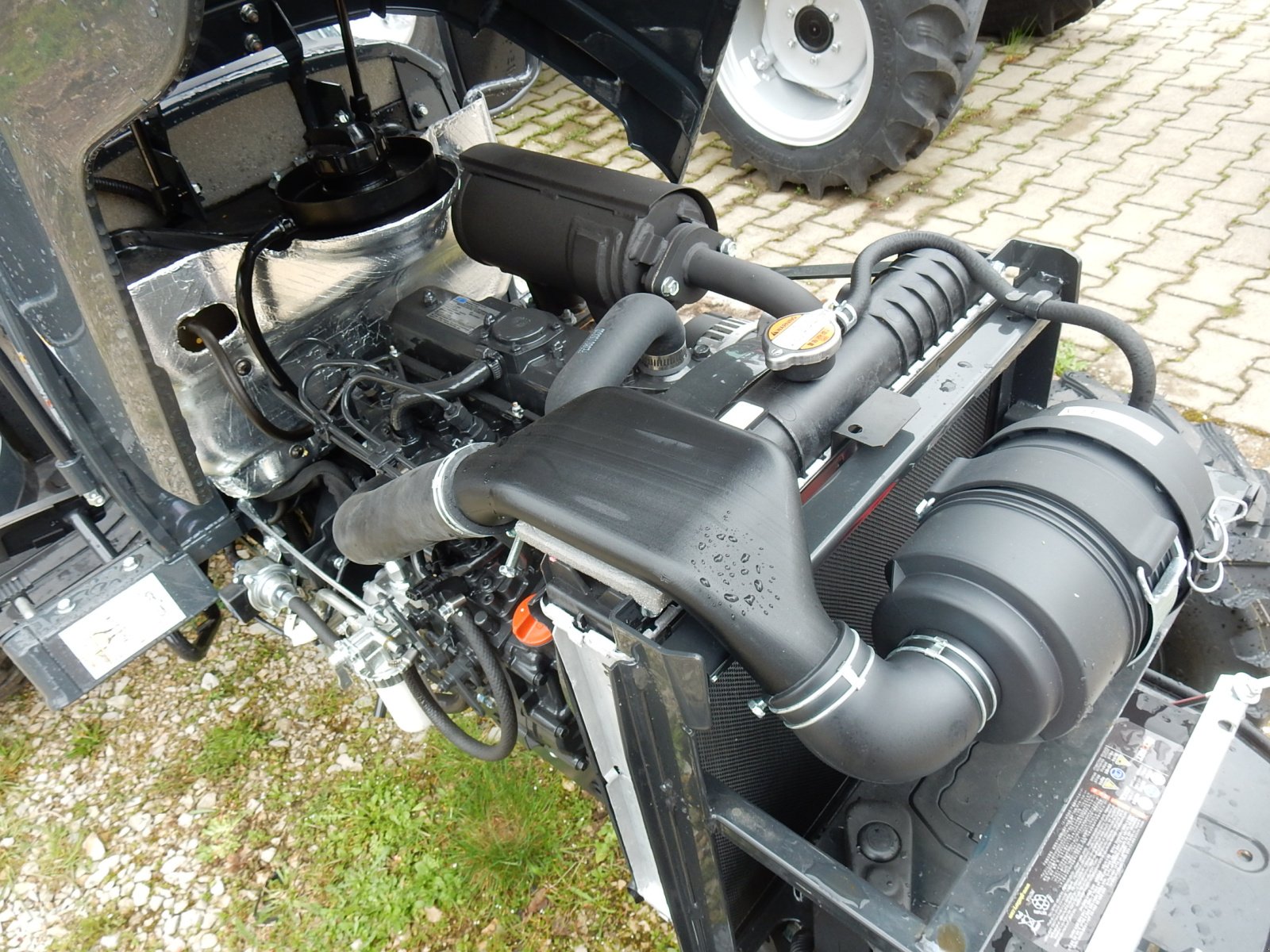 Traktor tipa Branson 2500L, Neumaschine u Langfurth (Slika 15)