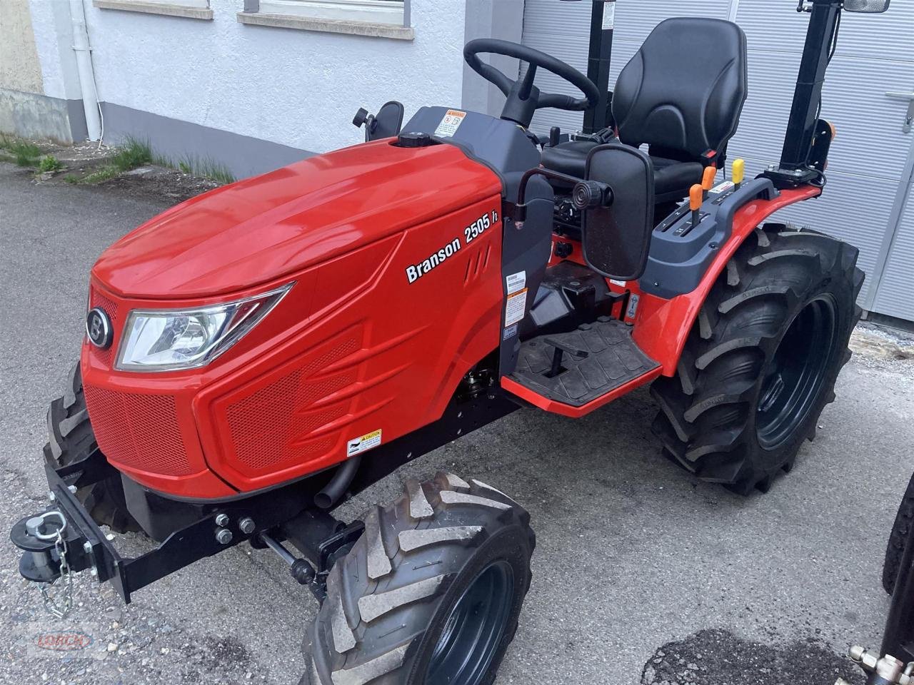 Traktor del tipo Branson 2505 H TYM, Neumaschine In Trochtelfingen (Immagine 1)