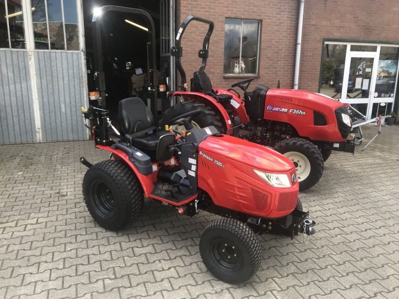 Traktor typu Branson 2505h tractor, Gebrauchtmaschine v Klimmen