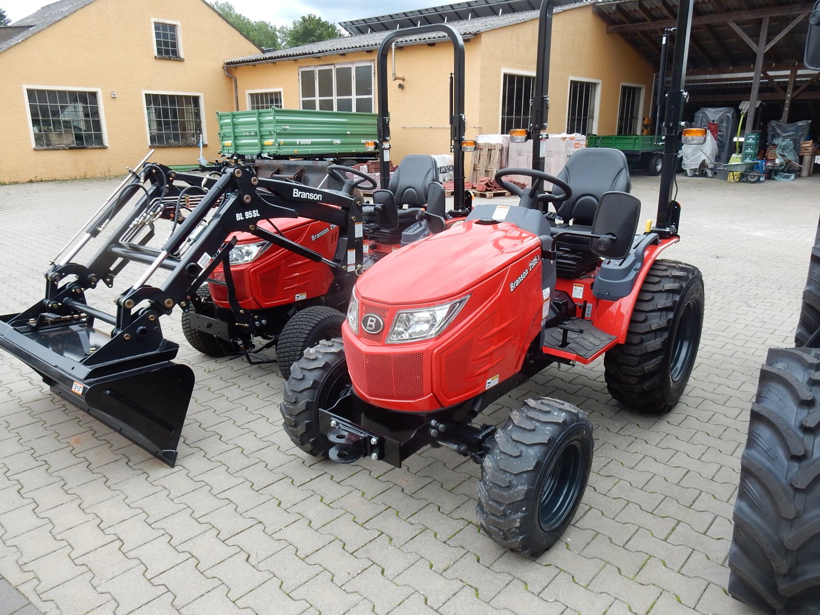 Traktor tipa Branson 2505h, Neumaschine u Langfurth (Slika 2)