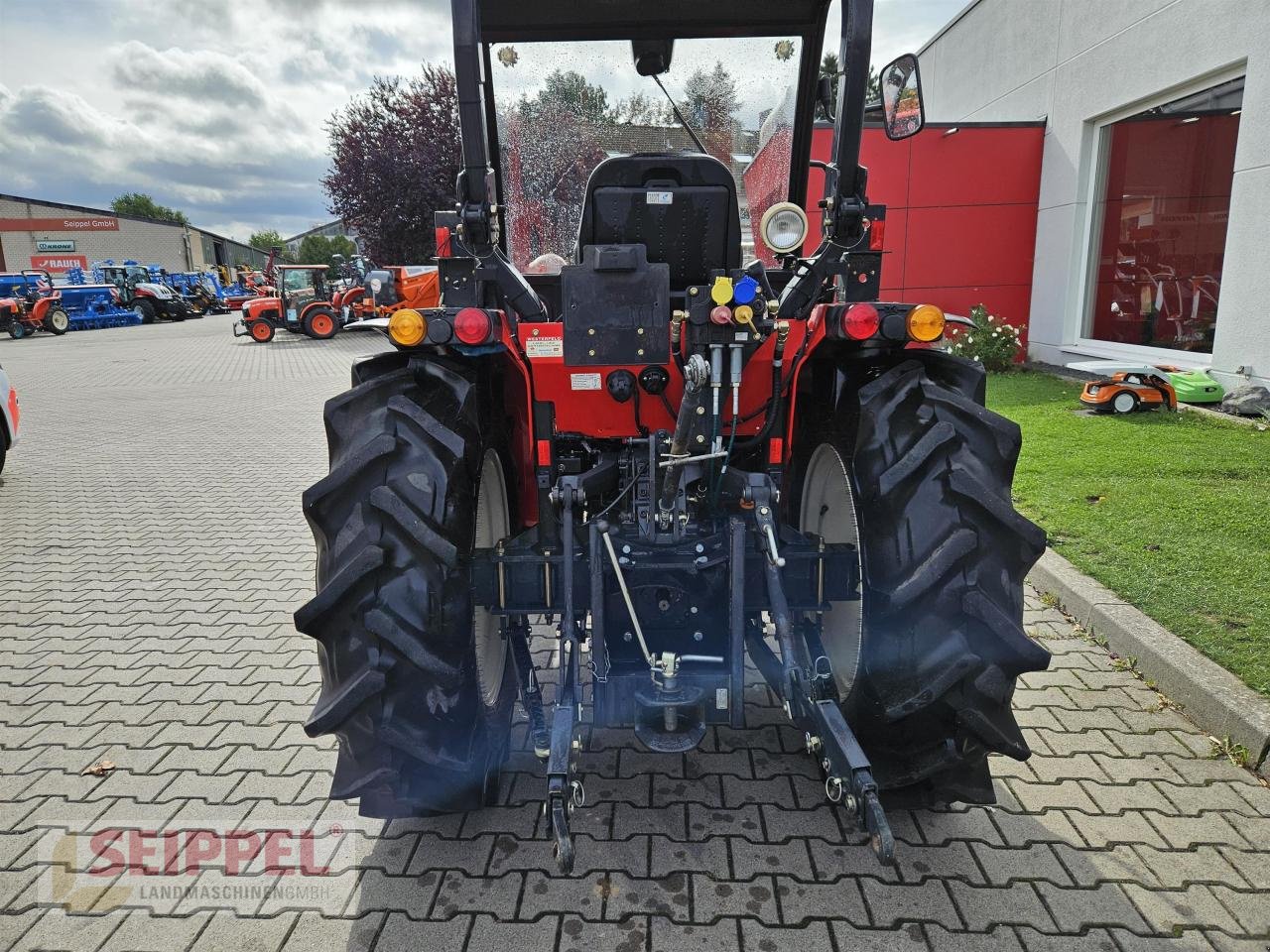 Traktor типа Branson 4520 R, Gebrauchtmaschine в Groß-Umstadt (Фотография 2)