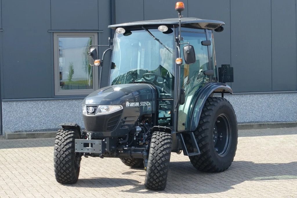 Traktor del tipo Branson 5025CH 4wd HST / 00160 Draaiuren / Black Edition, Gebrauchtmaschine en Swifterband (Imagen 1)