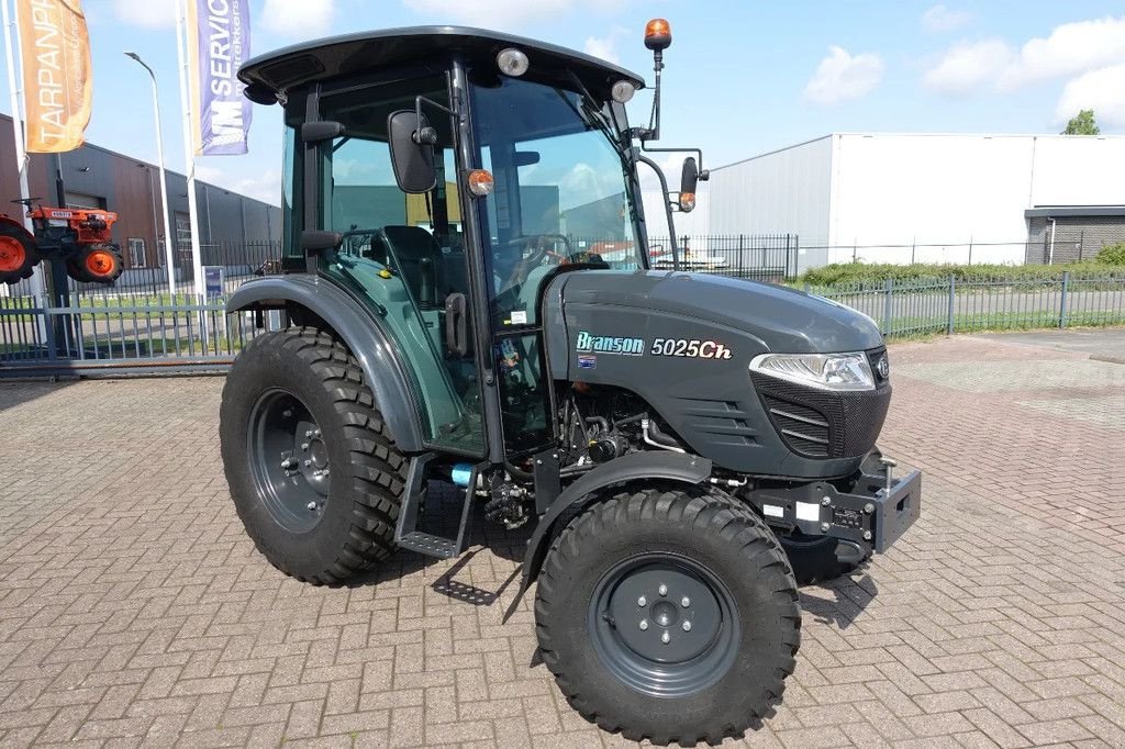 Traktor of the type Branson 5025CH 4wd HST / 00160 Draaiuren / Black Edition, Gebrauchtmaschine in Swifterband (Picture 2)