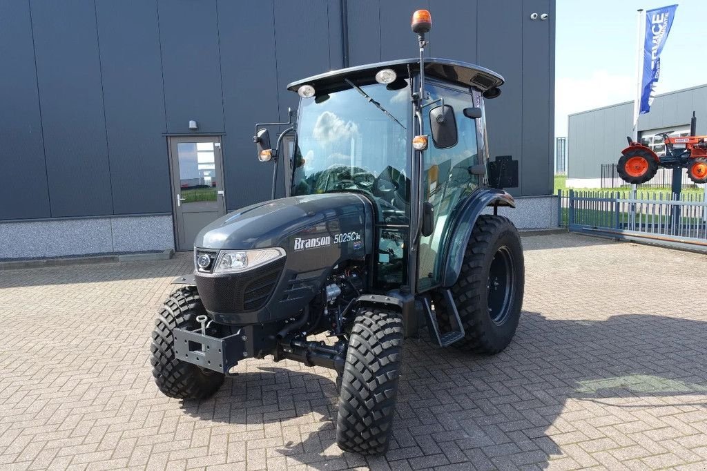 Traktor от тип Branson 5025CH 4wd HST / 00160 Draaiuren / Black Edition, Gebrauchtmaschine в Swifterband (Снимка 3)