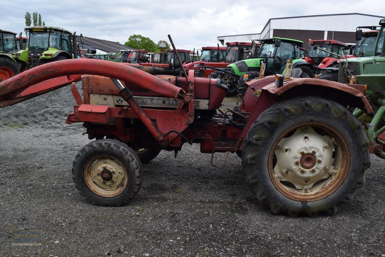 Traktor des Typs Case IH 383, Gebrauchtmaschine in Oyten (Bild 2)