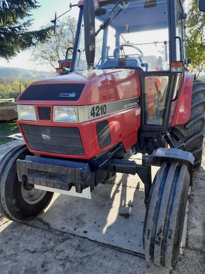 Traktor des Typs Case IH 4210, Gebrauchtmaschine in Burgkirchen (Bild 1)