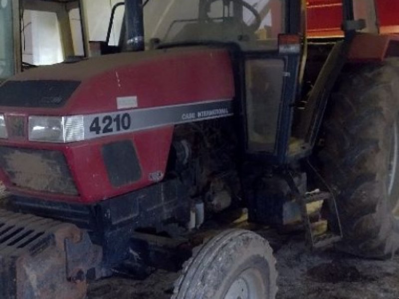 Traktor du type Case IH 4210, Gebrauchtmaschine en ENNEZAT