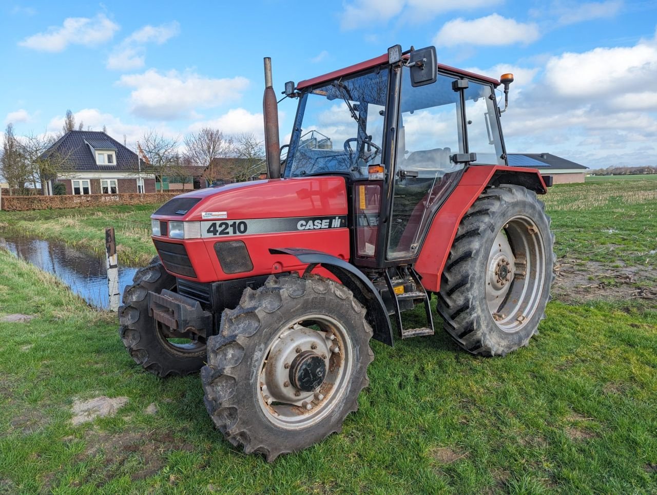 Traktor des Typs Case IH 4210, Gebrauchtmaschine in Geffen (Bild 1)