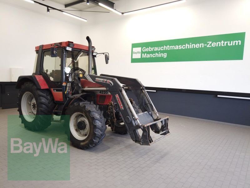Traktor of the type Case IH 4220, Gebrauchtmaschine in Manching (Picture 1)