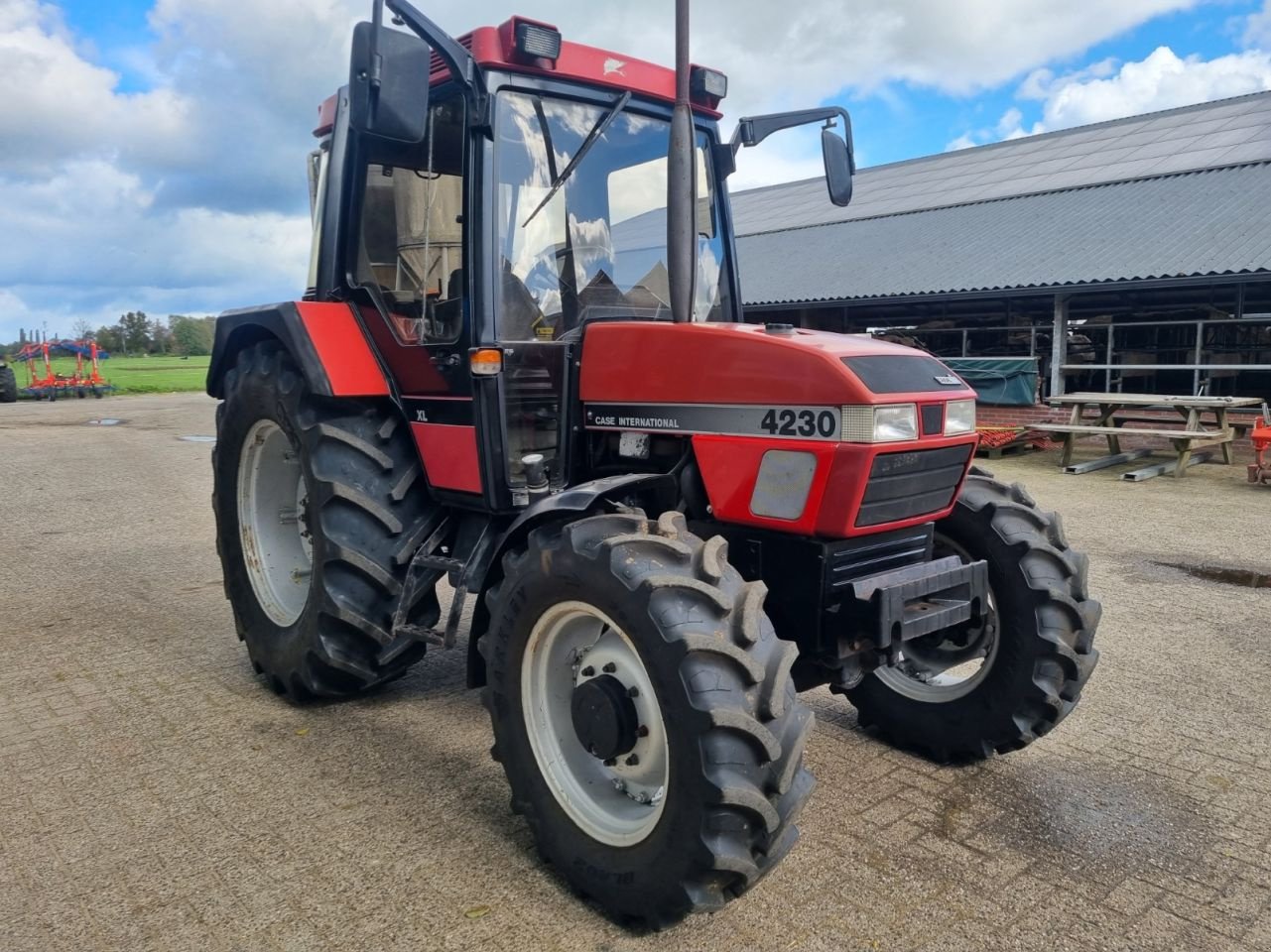 Traktor des Typs Case IH 4230, Gebrauchtmaschine in Halle (Bild 1)