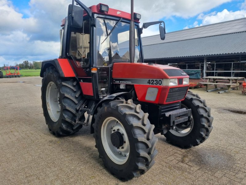 Traktor of the type Case IH 4230, Gebrauchtmaschine in Halle