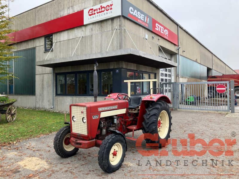 Traktor des Typs Case IH 624, Gebrauchtmaschine in Ampfing (Bild 1)