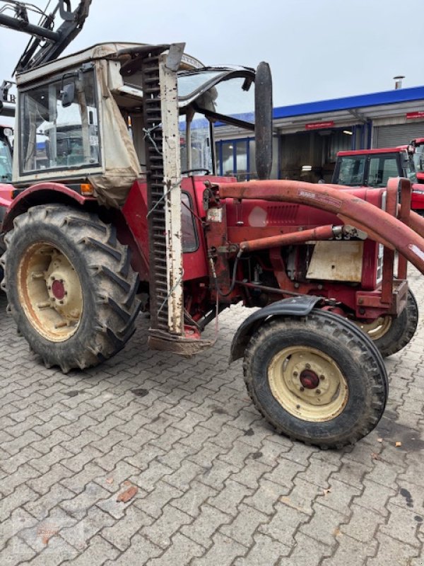 Traktor of the type Case IH 633, Gebrauchtmaschine in Remchingen (Picture 1)