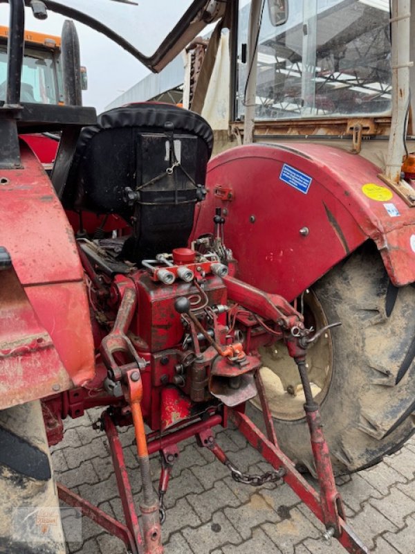 Traktor of the type Case IH 633, Gebrauchtmaschine in Remchingen (Picture 3)