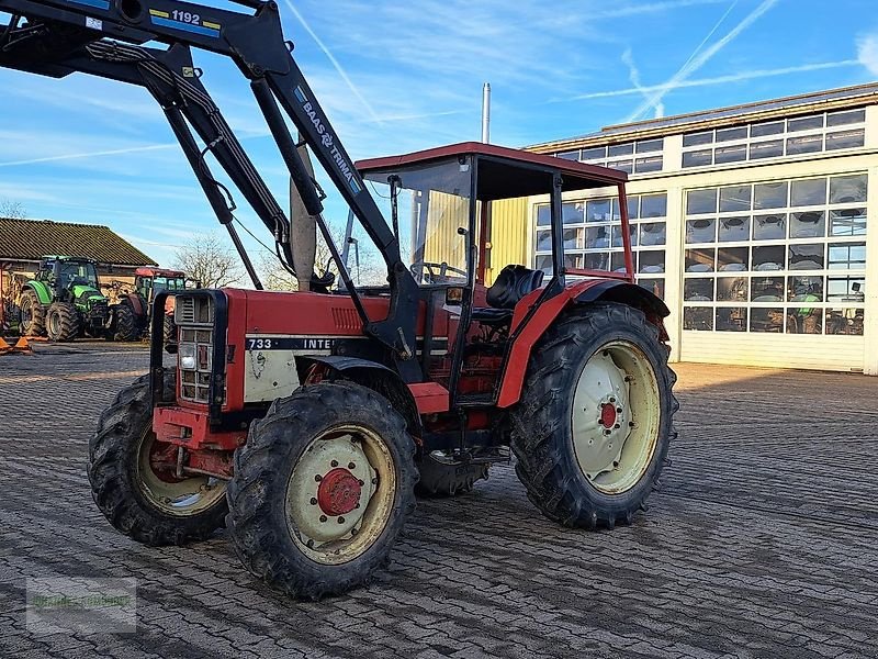 Traktor типа Case IH 733 Allrad mit Frontlader und Druckluft, Gebrauchtmaschine в Leichlingen (Фотография 1)