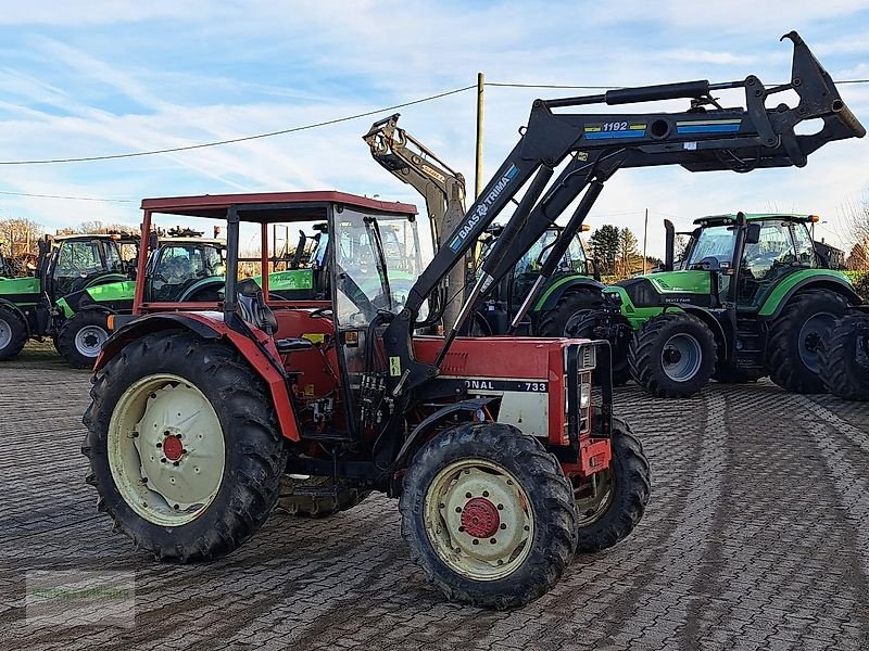 Traktor типа Case IH 733 Allrad mit Frontlader und Druckluft, Gebrauchtmaschine в Leichlingen (Фотография 3)