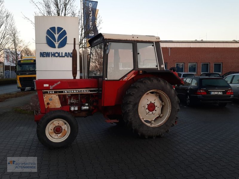 Traktor Türe ait Case IH 744, Gebrauchtmaschine içinde Altenberge (resim 1)