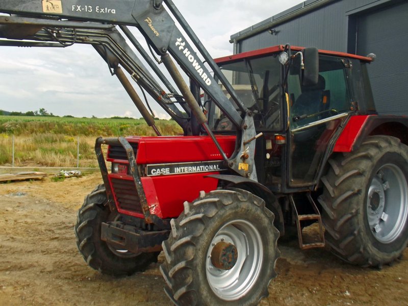 Traktor от тип Case IH 844 Frontlader+Niedrigkabine+defekter Fahrkupplung, Gebrauchtmaschine в Mittelsdorf (Снимка 1)
