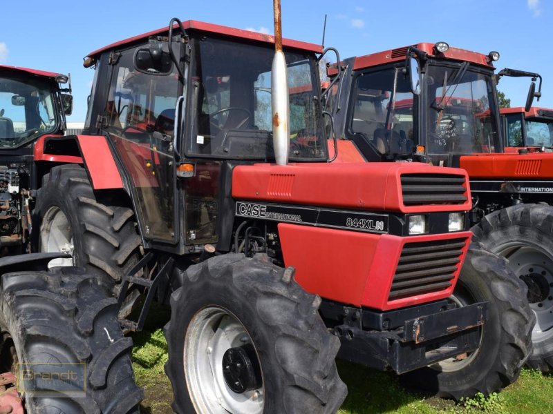 Traktor des Typs Case IH 844 XL, Gebrauchtmaschine in Oyten (Bild 1)