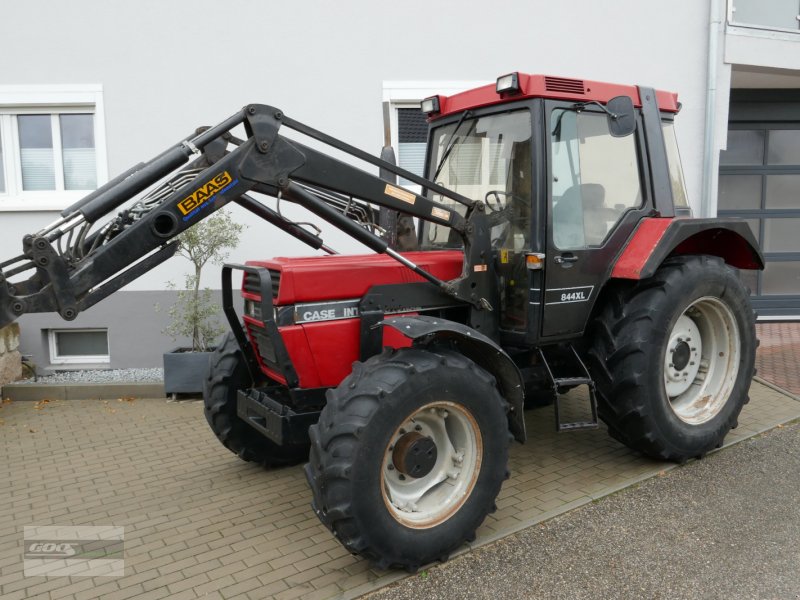 Traktor typu Case IH 844XLA mit Baas Ind-Lader. Motor und Kupplung schon erneuert. Techisch OK!, Gebrauchtmaschine v Langenzenn